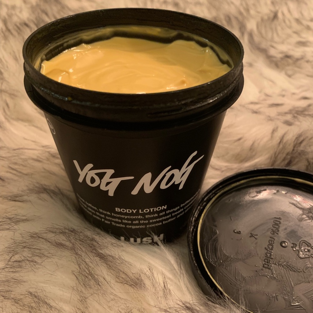 Lush Cosmetics yog nog body lotion (UK Exclusive)